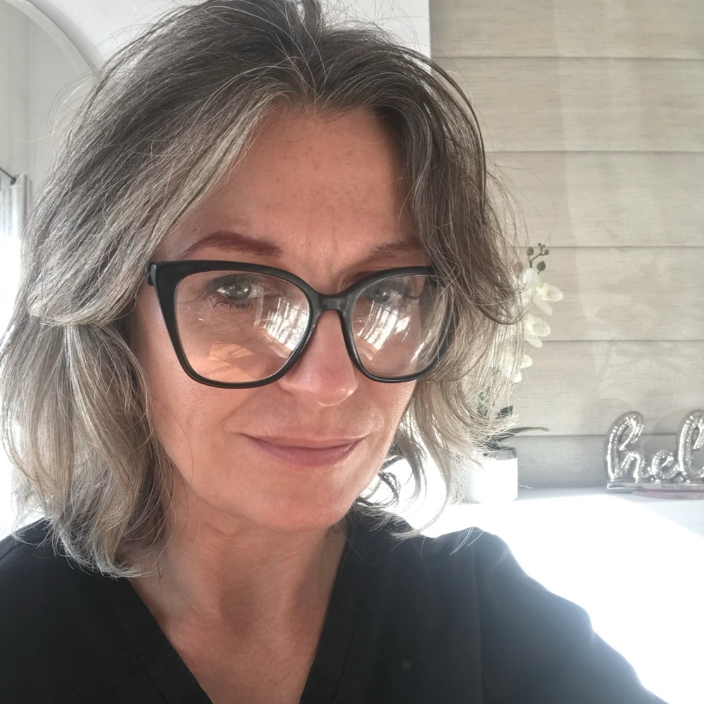 Meet your Posher, Laura